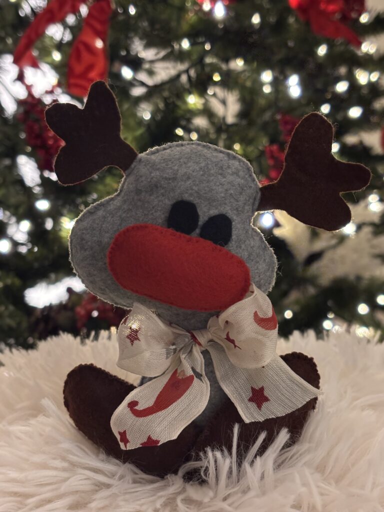 renna natale grigia e marrone