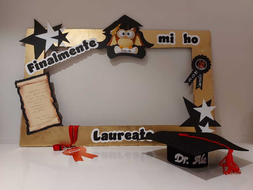 quadro laurea con tocco e coccarda